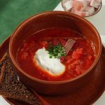 Шарлотка с яблоками — 5 ингредиентов, 40 минут, и пирог, который исчезает за вечер
