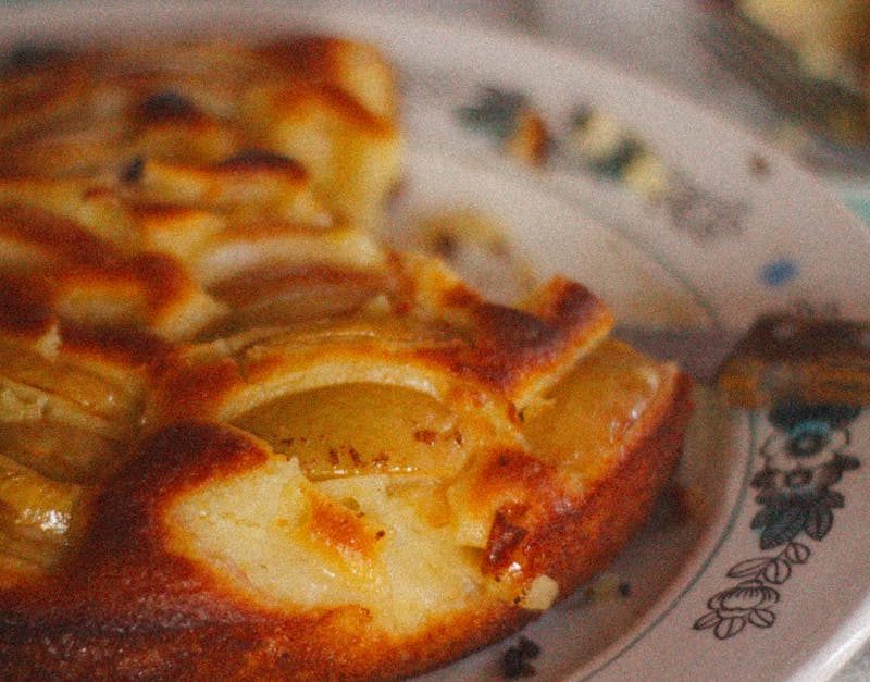 Шарлотка с яблоками